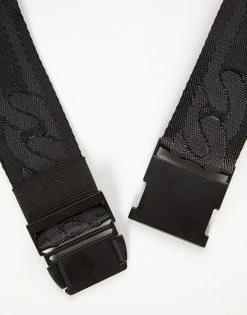 SPRAYGROUND® CROSSBODYS LAQUAN SMITH SCAMMER 3M SAVVY CROSSBODY 21 SPRAYGROUND® CROSSBODYS LAQUAN SMITH SCAMMER 3M SAVVY CROSSBODY