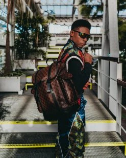 SPRAYGROUND® SHARKS AND SKULLS MONTE CARLO 27 SPRAYGROUND® SHARKS AND SKULLS MONTE CARLO