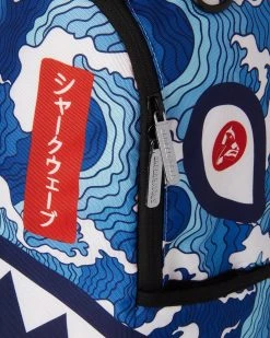 SPRAYGROUND® BAGS THE SHARK WAVE (made From 100% Recycled Plastic Bottles From The Ocean) 20 SPRAYGROUND® BAGS THE SHARK WAVE (made From 100% Recycled Plastic Bottles From The Ocean)