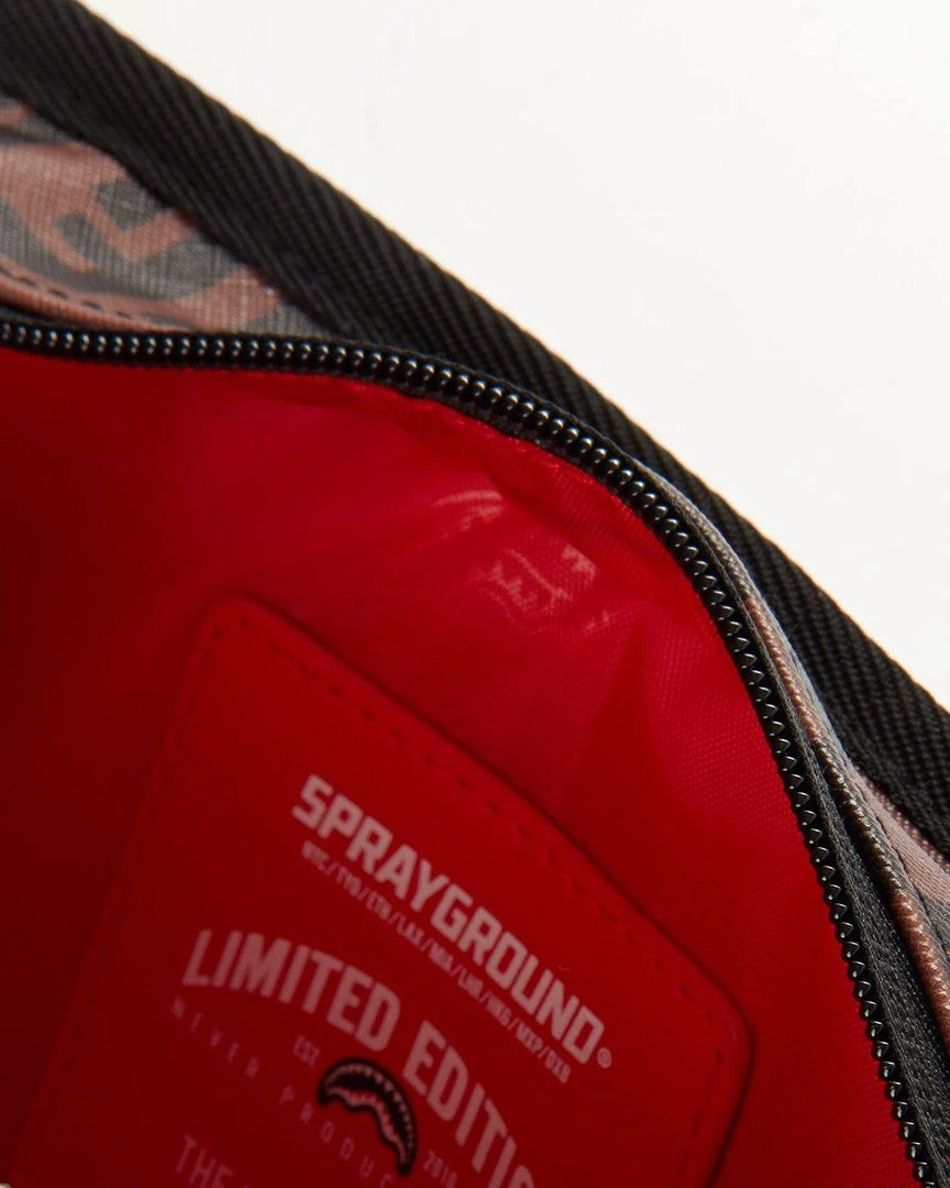 SPRAYGROUND® CARGO CROSSBODY: SPLIT THE CHECK 6 SPRAYGROUND® CARGO CROSSBODY: SPLIT THE CHECK
