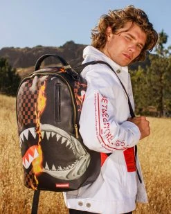 SPRAYGROUND® SHARKS IN PARIS UNSTOPPABLE BACKPACK (DLXV)