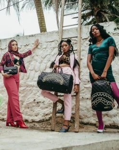 SPRAYGROUND® BAGS NOIR QUILT GOLD CHAIN SHARK BACKPACK (DLXV)