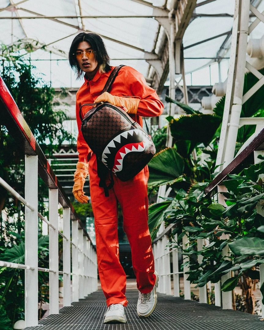 SPRAYGROUND® BAGS SHARKS AND SKULLS BACKPACK (DLXV) 8 SPRAYGROUND® BAGS SHARKS AND SKULLS BACKPACK (DLXV)