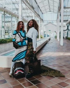 SPRAYGROUND® BAGS SHARKS AND SKULLS BACKPACK (DLXV) 26 SPRAYGROUND® BAGS SHARKS AND SKULLS BACKPACK (DLXV)