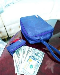 SPRAYGROUND® BAGS SHARK CHECK (BLUE) TOILETRY 18 SPRAYGROUND® BAGS SHARK CHECK (BLUE) TOILETRY