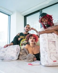 SPRAYGROUND® SHARK CHECK (WHITE) HILLS BACKPACK