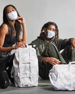 SPRAYGROUND® SHARK CHECK (WHITE) HILLS BACKPACK