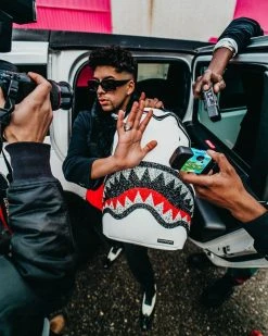 SPRAYGROUND® BAGS CLEARCUT DLX BACKPACK (WHITE)