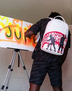 SPRAYGROUND® JARVIS LANDRY WYNWOOD BACKPACK (DLXV) 31 SPRAYGROUND® JARVIS LANDRY WYNWOOD BACKPACK (DLXV)
