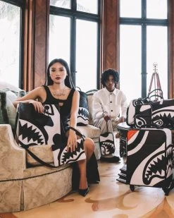 SPRAYGROUND® CROSSOVER CLUTCHES V.V.I.P. CROSSOVER CLUTCH