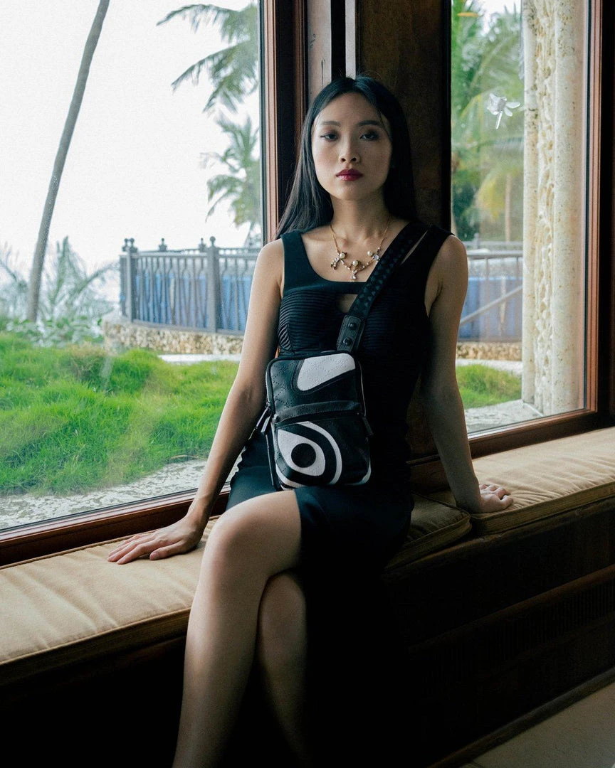 SPRAYGROUND® V.V.I.P. SLING CROSSBODYS 6 SPRAYGROUND® V.V.I.P. SLING CROSSBODYS