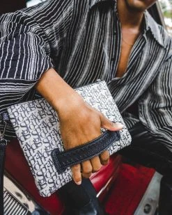 SPRAYGROUND® SG ALL DAY CROSSOVER CLUTCH