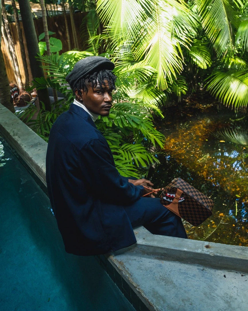 SPRAYGROUND® HENNY AIR TO THE THRONE TOILETRY 4 SPRAYGROUND® HENNY AIR TO THE THRONE TOILETRY