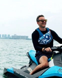 SPRAYGROUND® SHARK WAVE SAVVY CROSSBODY 11 SPRAYGROUND® SHARK WAVE SAVVY CROSSBODY