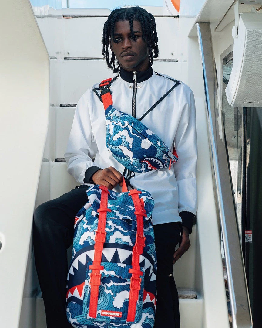 SPRAYGROUND® SHARK WAVE SAVVY CROSSBODY 7 SPRAYGROUND® SHARK WAVE SAVVY CROSSBODY