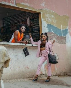 SPRAYGROUND® NOIR QUILT GOLD CHAIN SHARK CROSSOVER CLUTCH CROSSOVER CLUTCHES