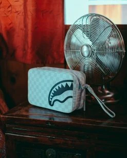 SPRAYGROUND® SPLIT THE CHECK (PEARL) TOILETRY BAG BAGS