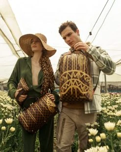 SPRAYGROUND® PARIS PAINT CROSSOVER CLUTCH CROSSOVER CLUTCHES