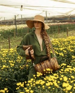 SPRAYGROUND® PARIS PAINT CROSSOVER CLUTCH CROSSOVER CLUTCHES