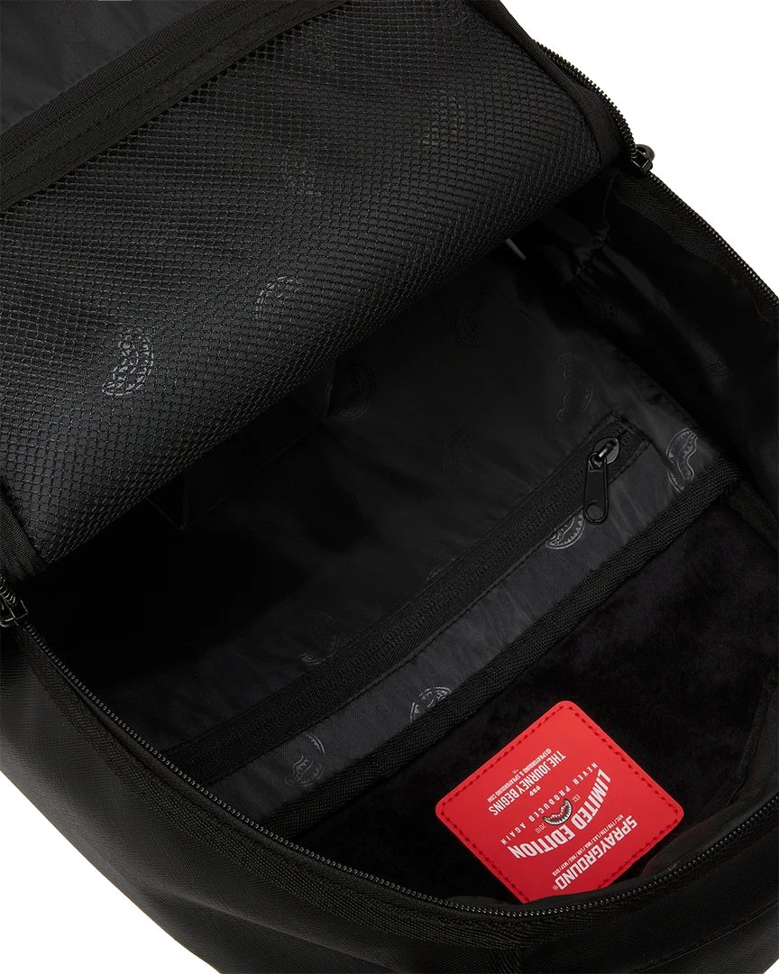 SPRAYGROUND® SHARK CENTRAL GREYTONE BACKPACK (DLXV) NEW ARRIVALS 12 SPRAYGROUND® SHARK CENTRAL GREYTONE BACKPACK (DLXV) NEW ARRIVALS