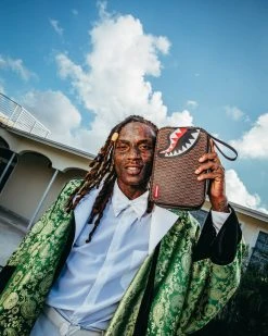 SPRAYGROUND® CASHIN CHECKS TOILETRY BAG NEW ARRIVALS 14 SPRAYGROUND® CASHIN CHECKS TOILETRY BAG NEW ARRIVALS