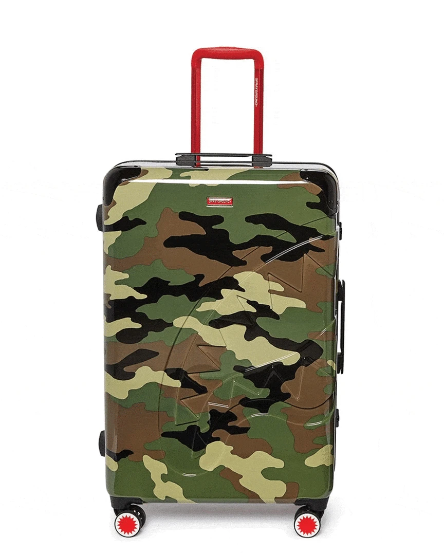 SPRAYGROUND® JUNGLE PARIS 29.5” FULL-SIZE SHARKITECTURE LUGGAGE FULL-SIZE LUGGAGE 3 SPRAYGROUND® JUNGLE PARIS 29.5” FULL-SIZE SHARKITECTURE LUGGAGE FULL-SIZE LUGGAGE