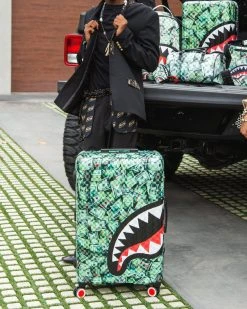 SPRAYGROUND® MAMA I MADE IT SHARKITECTURE HARDSHELL FULL-SIZE LUGGAGE 22 SPRAYGROUND® MAMA I MADE IT SHARKITECTURE HARDSHELL FULL-SIZE LUGGAGE