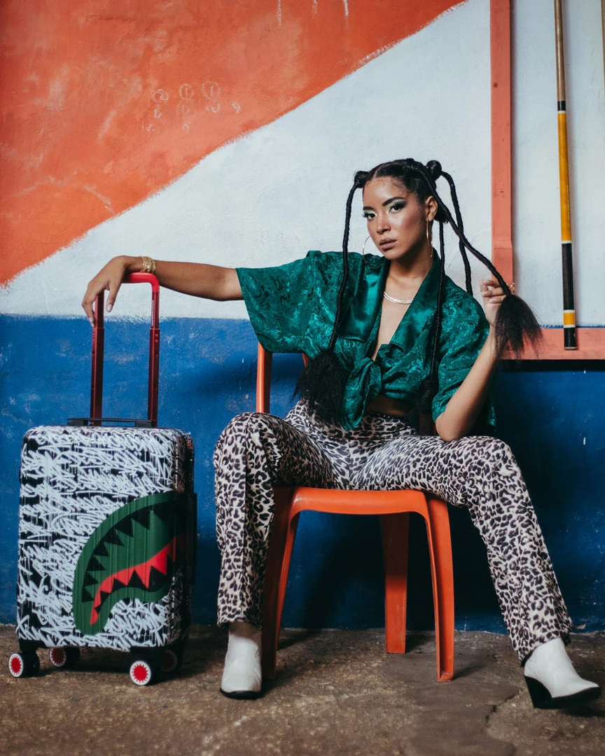 SPRAYGROUND® NIGHT NIGHT SHARKNAUTICS HARDSHELL CARRY-ON LUGGAGE 13 SPRAYGROUND® NIGHT NIGHT SHARKNAUTICS HARDSHELL CARRY-ON LUGGAGE