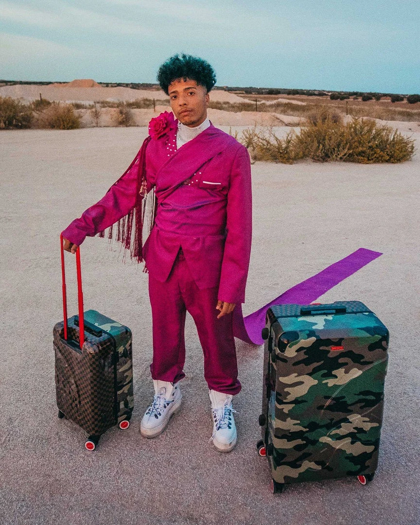 SPRAYGROUND® JUNGLE PARIS 29.5” FULL-SIZE SHARKITECTURE LUGGAGE FULL-SIZE LUGGAGE 18 SPRAYGROUND® JUNGLE PARIS 29.5” FULL-SIZE SHARKITECTURE LUGGAGE FULL-SIZE LUGGAGE