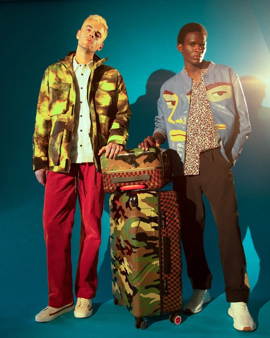 SPRAYGROUND® JUNGLE PARIS 29.5” FULL-SIZE SHARKITECTURE LUGGAGE FULL-SIZE LUGGAGE 19 SPRAYGROUND® JUNGLE PARIS 29.5” FULL-SIZE SHARKITECTURE LUGGAGE FULL-SIZE LUGGAGE