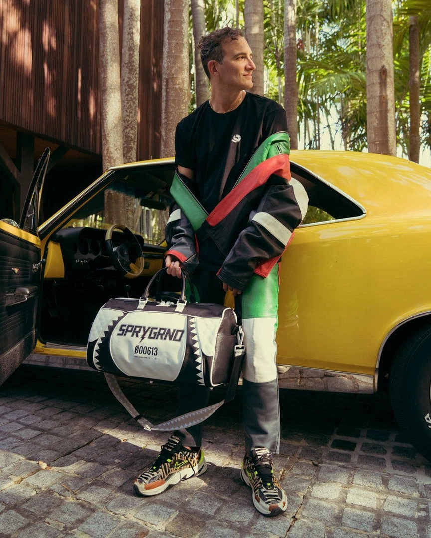 SPRAYGROUND® SWERVE DUFFLE 4 SPRAYGROUND® SWERVE DUFFLE