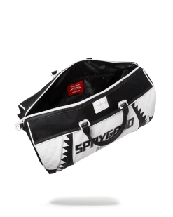 SPRAYGROUND® SWERVE DUFFLE 25 SPRAYGROUND® SWERVE DUFFLE