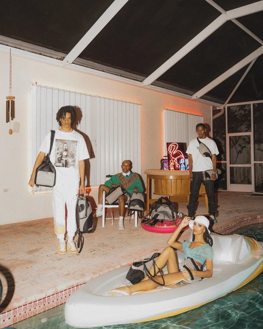 SPRAYGROUND® SG ALL DAY DUFFLE BAGS 18 SPRAYGROUND® SG ALL DAY DUFFLE BAGS