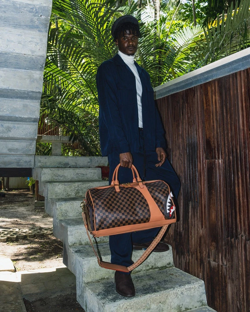 SPRAYGROUND® HENNY AIR TO THE THRONE DUFFLE BAGS 4 SPRAYGROUND® HENNY AIR TO THE THRONE DUFFLE BAGS