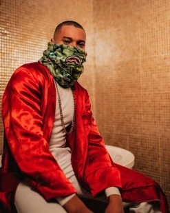 SPRAYGROUND® APPAREL+GEAR MAMA I MADE IT NECK WARMER