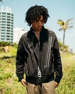 SPRAYGROUND® ANGLED ZIP ATTACK SHARK WINDBREAKER APPAREL+GEAR