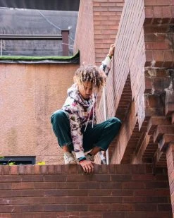 SPRAYGROUND® STREET FIGHTER KNOCKOUT HOODY (WHITE)