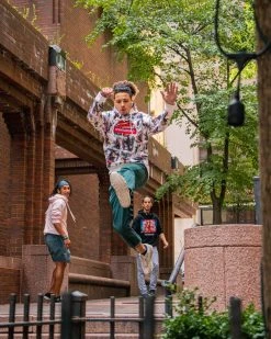 SPRAYGROUND® STREET FIGHTER KNOCKOUT HOODY (WHITE)