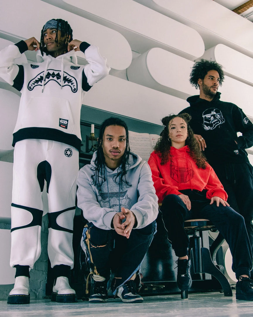 SPRAYGROUND® STAR WARS MANDALORIAN TRINITY HOODY APPAREL+GEAR 13 SPRAYGROUND® STAR WARS MANDALORIAN TRINITY HOODY APPAREL+GEAR