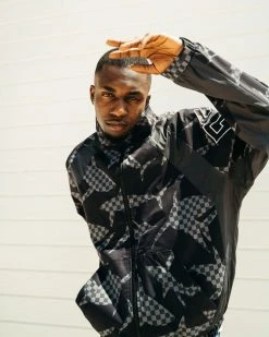 SPRAYGROUND® SHARK CHECK WINDBREAKER (BLACK)