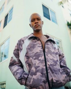 SPRAYGROUND® SHARK CHECK WINDBREAKER (PURPLE) APPAREL+GEAR