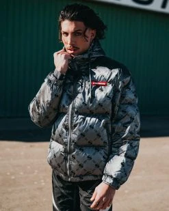 SPRAYGROUND® MONEYGRAM PUFFER JACKET (PLATINUM) APPAREL+GEAR