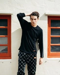 SPRAYGROUND® APPAREL+GEAR EMBOSSED SHARK CREW (BLACK)