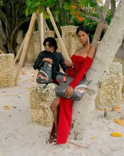 SPRAYGROUND® BAGS SHARK BITE SHARKS IN PARIS GRAY TOTE 20 SPRAYGROUND® BAGS SHARK BITE SHARKS IN PARIS GRAY TOTE