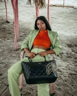 SPRAYGROUND® BAGS NOIR QUILT GOLD CHAIN SHARK TOTE 18 SPRAYGROUND® BAGS NOIR QUILT GOLD CHAIN SHARK TOTE