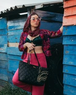 SPRAYGROUND® BAGS NOIR QUILT GOLD CHAIN SHARK TOTE 27 SPRAYGROUND® BAGS NOIR QUILT GOLD CHAIN SHARK TOTE