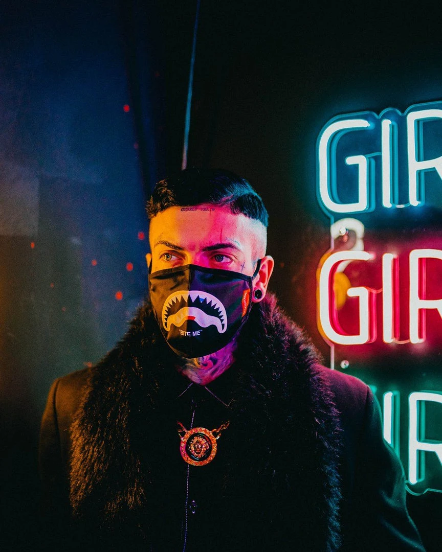 SPRAYGROUND® BITE ME SHARK (BLK) POLYESTER FACE MASK FACE MASKS 6 SPRAYGROUND® BITE ME SHARK (BLK) POLYESTER FACE MASK FACE MASKS