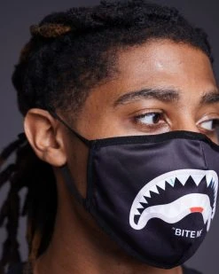 SPRAYGROUND® BITE ME SHARK (BLK) POLYESTER FACE MASK FACE MASKS 19 SPRAYGROUND® BITE ME SHARK (BLK) POLYESTER FACE MASK FACE MASKS