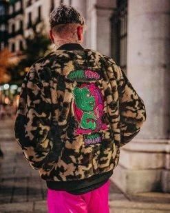 SPRAYGROUND® CAMO BEAR BOMBER FLEECE JACKET APPAREL+GEAR 17 SPRAYGROUND® CAMO BEAR BOMBER FLEECE JACKET APPAREL+GEAR