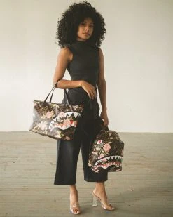 SPRAYGROUND® BAGS SHARKFLOWER TOTE